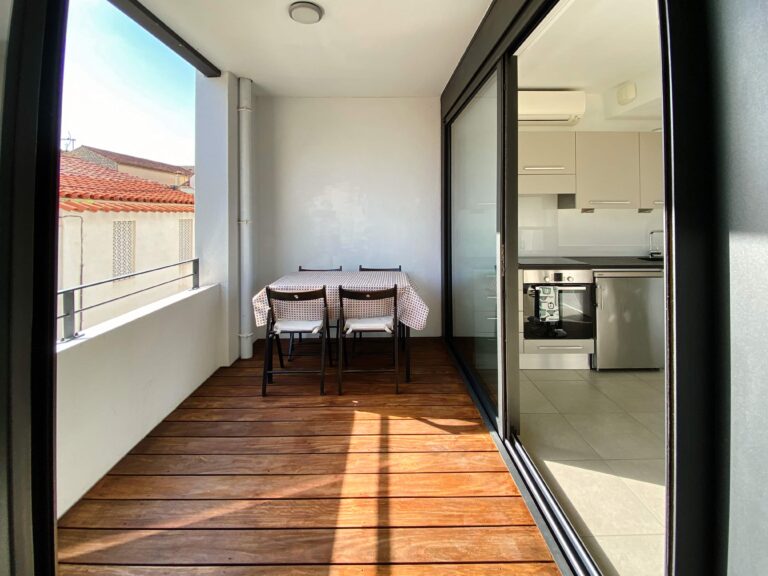 Photo 2 sur 6 — Beau studio meublé et climatisé avec terrasse à Endoume rue Charve 13007