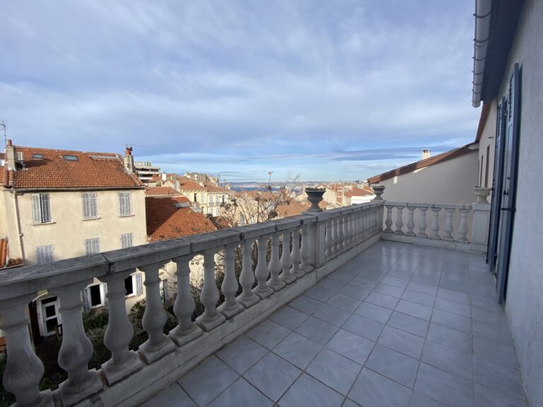 Photo 2 sur 8 — Maison T3 avec jardin au pied de Notre Dame de la Garde 13006