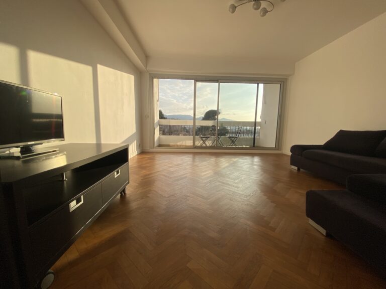 Photo 2 sur 6 — Appartement T3 meublé résidence Chateau Sec 13009