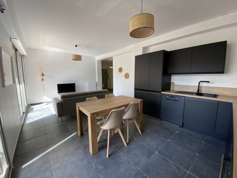 Photo 1 sur 7 — Appartement T4 meublé boulevard Edouard Herriot 13008