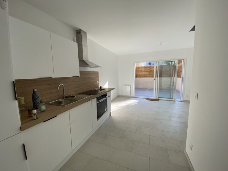 Photo 1 sur 5 — Maison de ville 2 pièces de 44 m2, avec une belle terrasse située entre Vauban et Perier, 13008