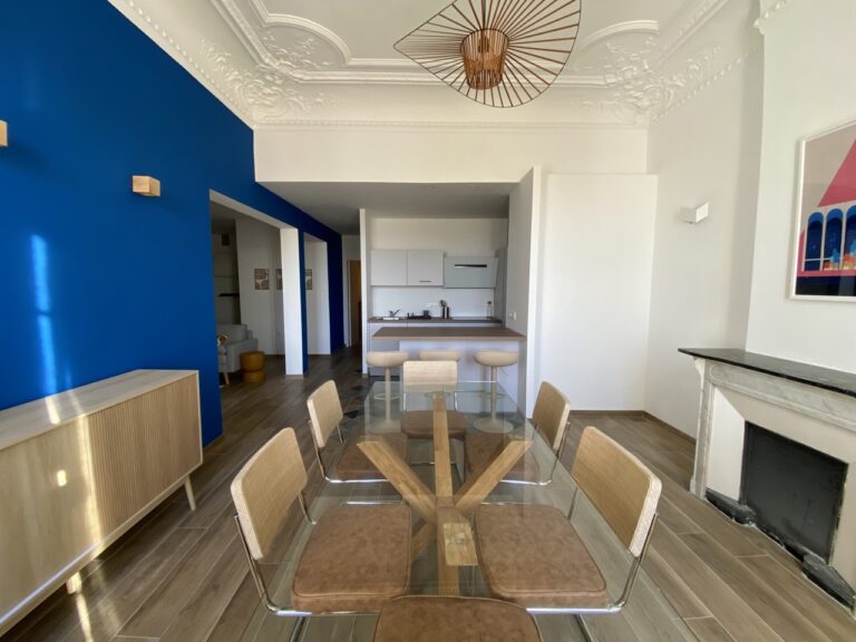 Photo 2 sur 7 — Appartement de type 4, meublé, entièrement rénové, quai de la joliette, 13002
