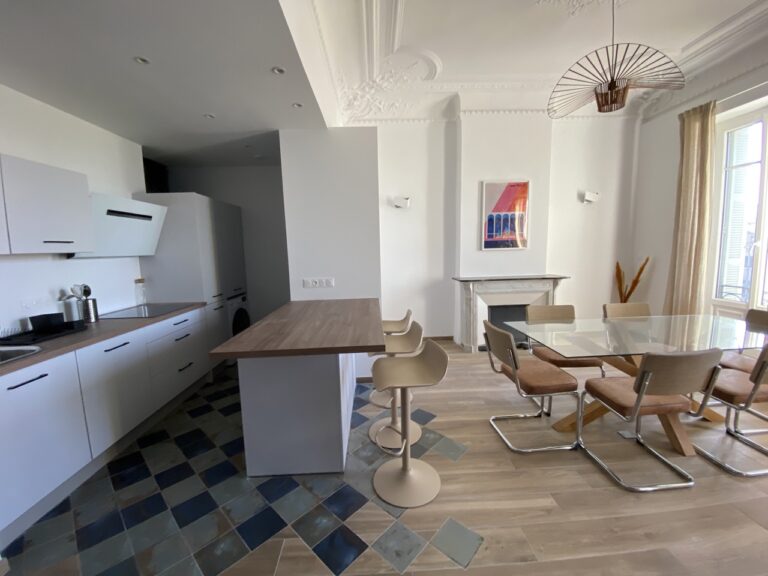 Photo 3 sur 7 — Appartement de type 4, meublé, entièrement rénové, quai de la joliette, 13002