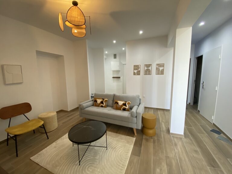 Photo 4 sur 7 — Appartement de type 4, meublé, entièrement rénové, quai de la joliette, 13002