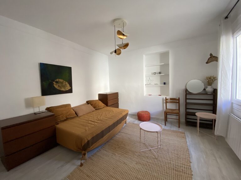 Photo 2 sur 6 — Bel appartement de type 1, meublé, rue St Jacques, 13006
