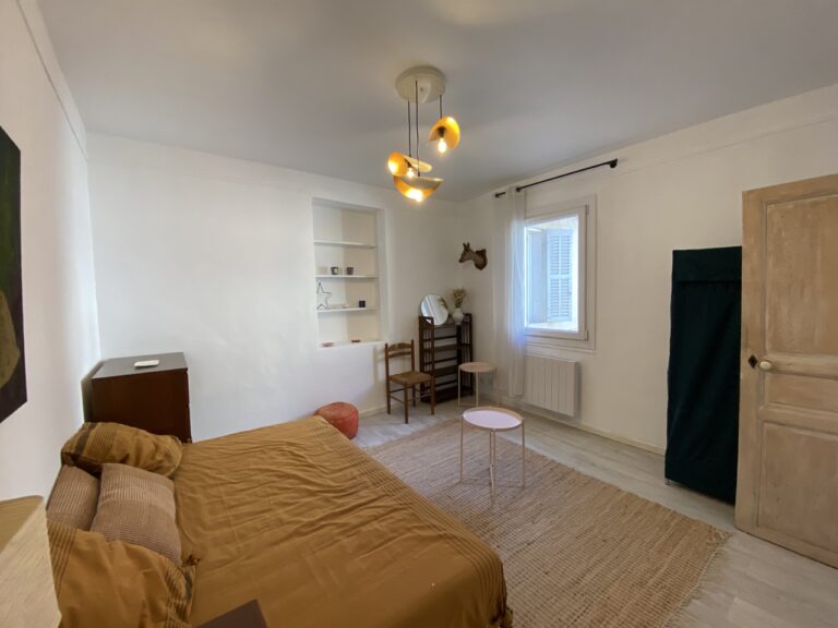Photo 3 sur 6 — Bel appartement de type 1, meublé, rue St Jacques, 13006