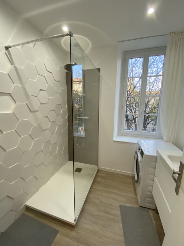 Photo 5 sur 7 — Ravissant appartement 3 pièces, refait à neuf, meublé, en plein coeur du quartier du Panier, 13002