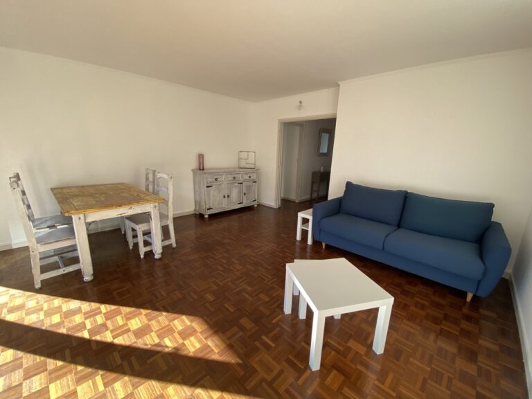 Photo 2 sur 7 — Bel appartement de 3 pièces meublé avec une agréable terrasse au sein d&rsquo;une résidence avec gardien, espaces verts, Castellane Cantini, 13006