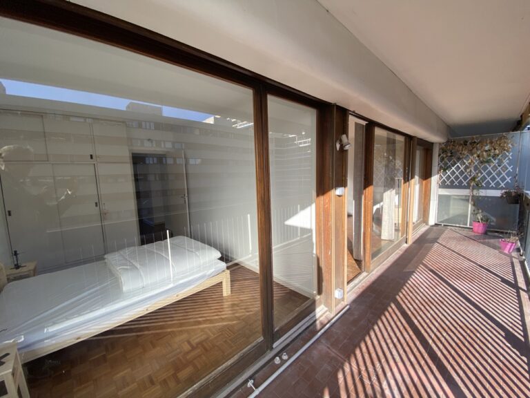 Photo 1 sur 7 — Bel appartement de 3 pièces meublé avec une agréable terrasse au sein d&rsquo;une résidence avec gardien, espaces verts, Castellane Cantini, 13006