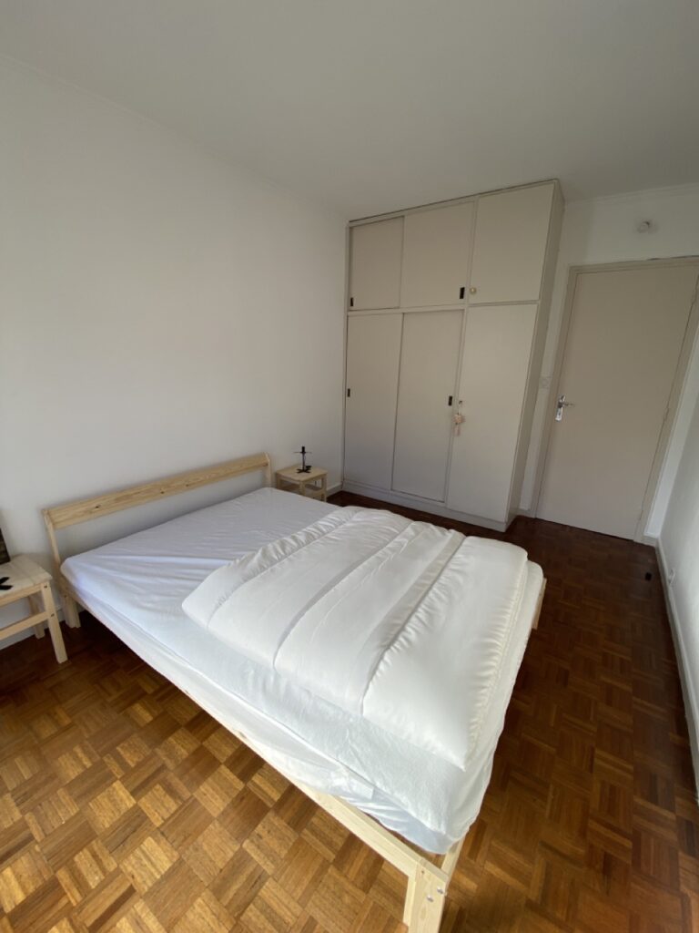 Photo 4 sur 7 — Bel appartement de 3 pièces meublé avec une agréable terrasse au sein d&rsquo;une résidence avec gardien, espaces verts, Castellane Cantini, 13006