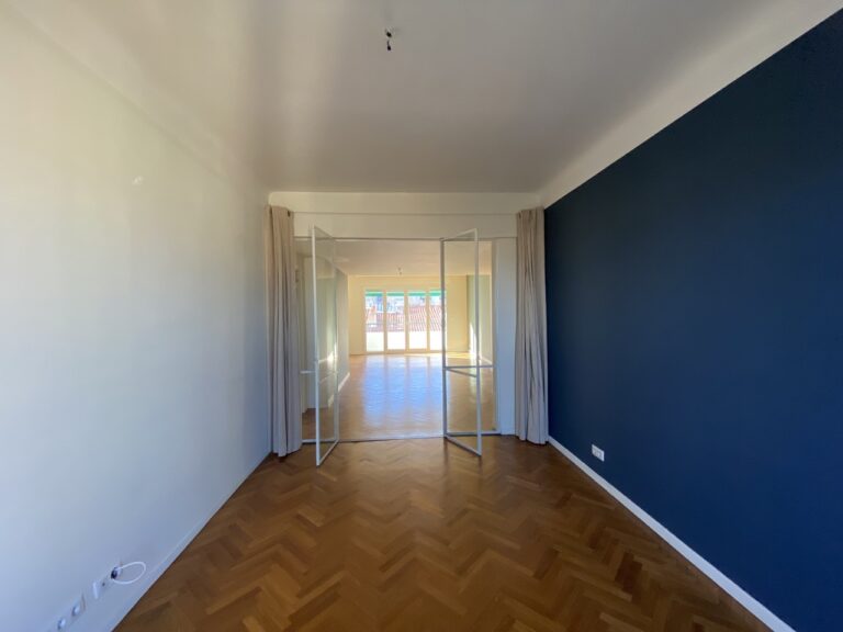 Photo 7 sur 8 — Appartement 4 pièces avec balcon, meublé et rénové avec soin, vue sur Notre Dame de la Garde et les toits de la ville, quartier Vauban, 13006