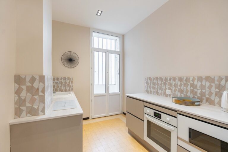 Photo 9 sur 9 — Très bel appartement type 3, meublé et climatisé, prestations de qualité, St Giniez Paradis en plein carré d&rsquo;or, 13008