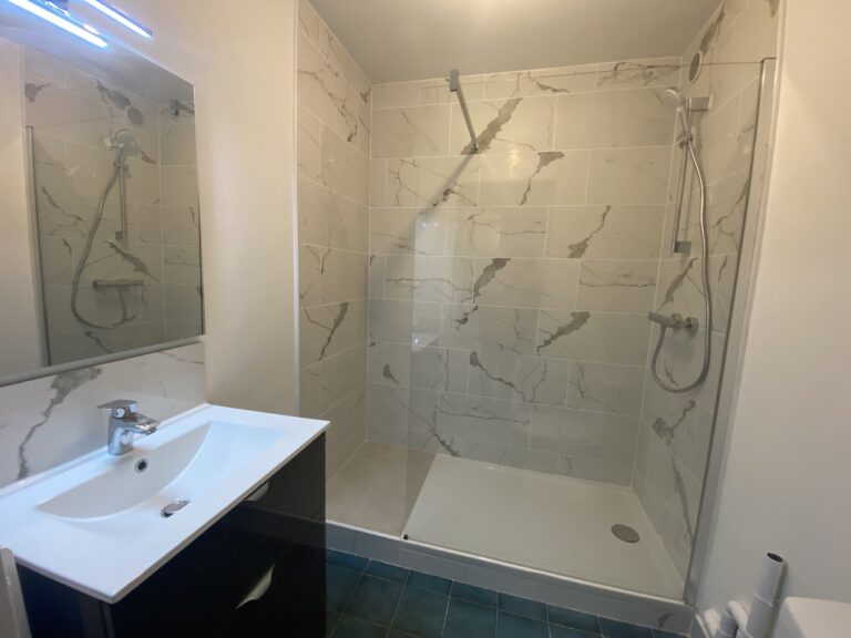 Photo 4 sur 5 — Appartement T2 rénové avec balcon, au calme, quartier Préfecture, 13006