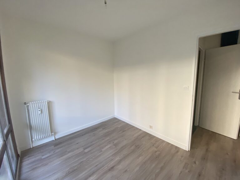 Photo 5 sur 5 — Appartement T2 rénové avec balcon, au calme, quartier Préfecture, 13006