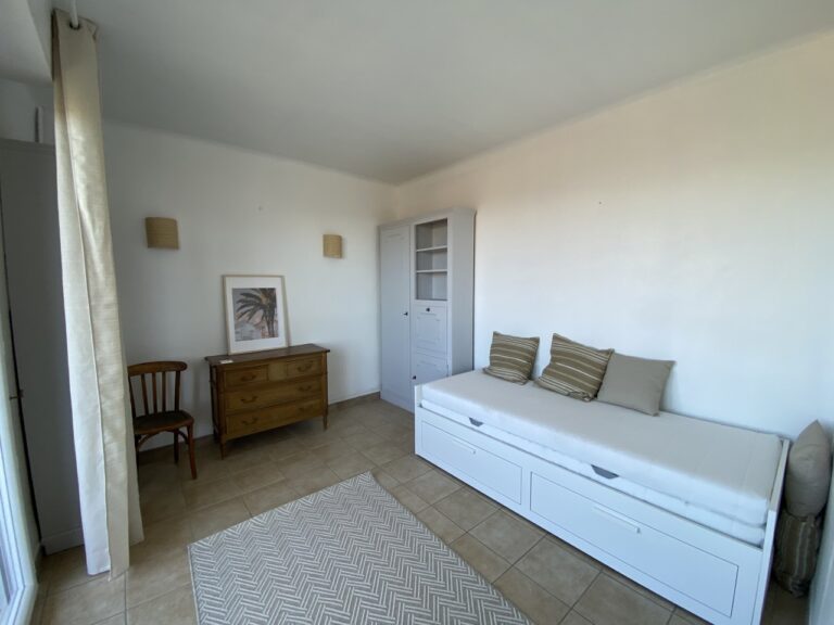Photo 5 sur 5 — 4 Pièces meublé avec balcon et stationnement proche Rond Point du Prado, 13009 Marseille