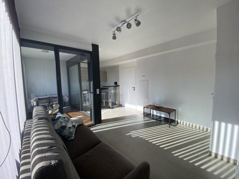 Photo 4 sur 6 — Beau studio meublé et climatisé avec terrasse à Endoume rue Charve 13007