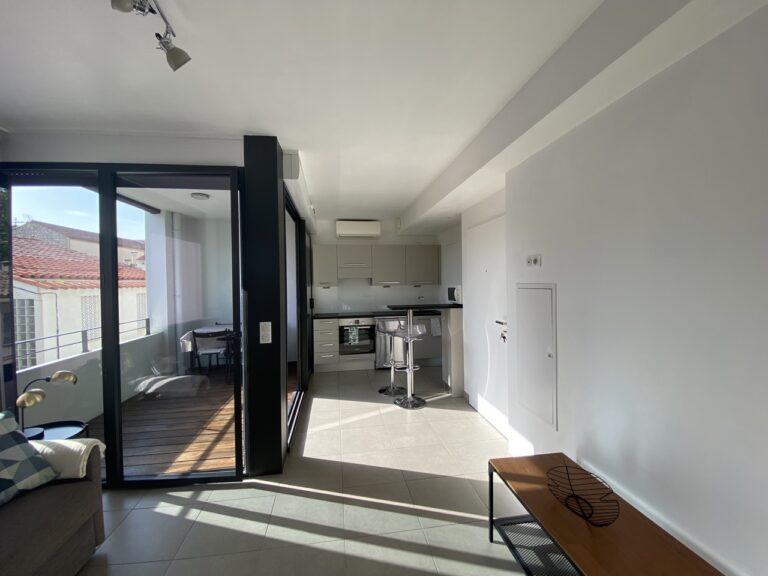 Photo 5 sur 6 — Beau studio meublé et climatisé avec terrasse à Endoume rue Charve 13007