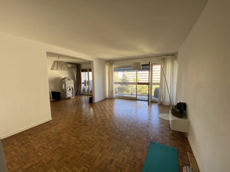 Photo 3 sur 5 — Castellane T3/4 location vide, climatisée, terrasse et garage double au sein d&rsquo;une résidence sécurisée avec gardien, 13006 Marseille