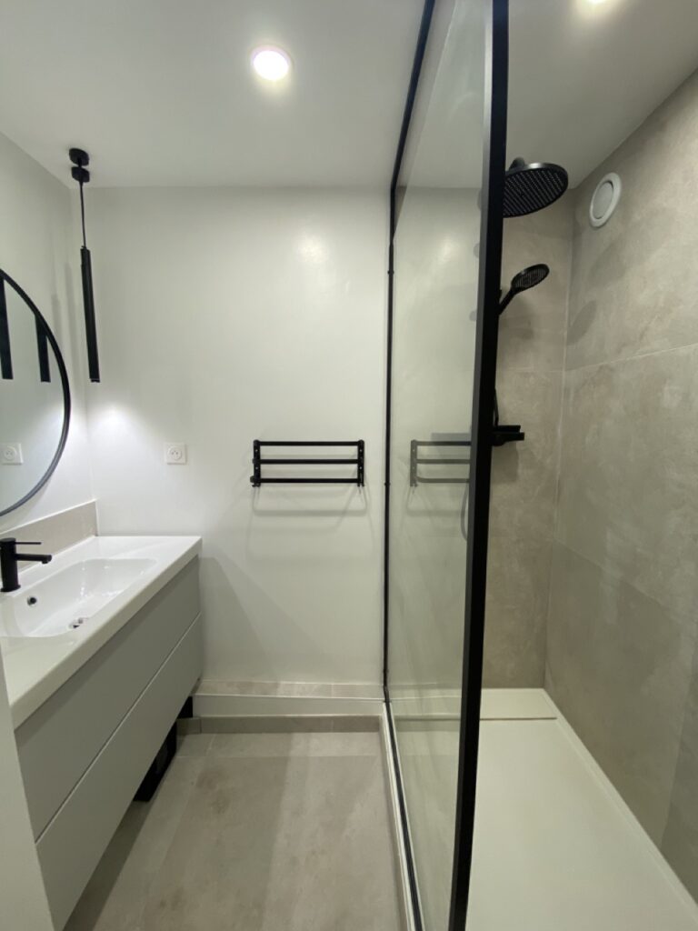 Photo 5 sur 8 — Bel appartement 4 pièces, meublé et climatisé, avec une grande terrasse et garages dans une résidence sécurisée, 13009 Marseille