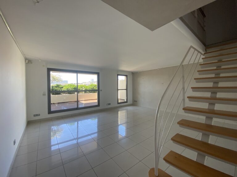 Photo 2 sur 8 — T4, climatisé, refait à neuf avec deux terrasses, garage fermé, au sein d&rsquo;une copropriété de standing sécurisée, 13008 Marseille