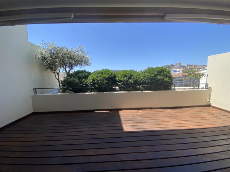 Photo 1 sur 8 — T4, climatisé, refait à neuf avec deux terrasses, garage fermé, au sein d&rsquo;une copropriété de standing sécurisée, 13008 Marseille
