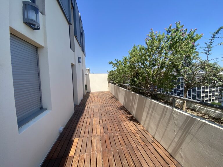 Photo 4 sur 8 — T4, climatisé, refait à neuf avec deux terrasses, garage fermé, au sein d&rsquo;une copropriété de standing sécurisée, 13008 Marseille