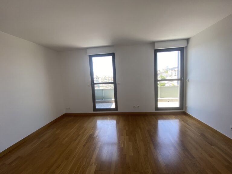 Photo 7 sur 8 — T4, climatisé, refait à neuf avec deux terrasses, garage fermé, au sein d&rsquo;une copropriété de standing sécurisée, 13008 Marseille