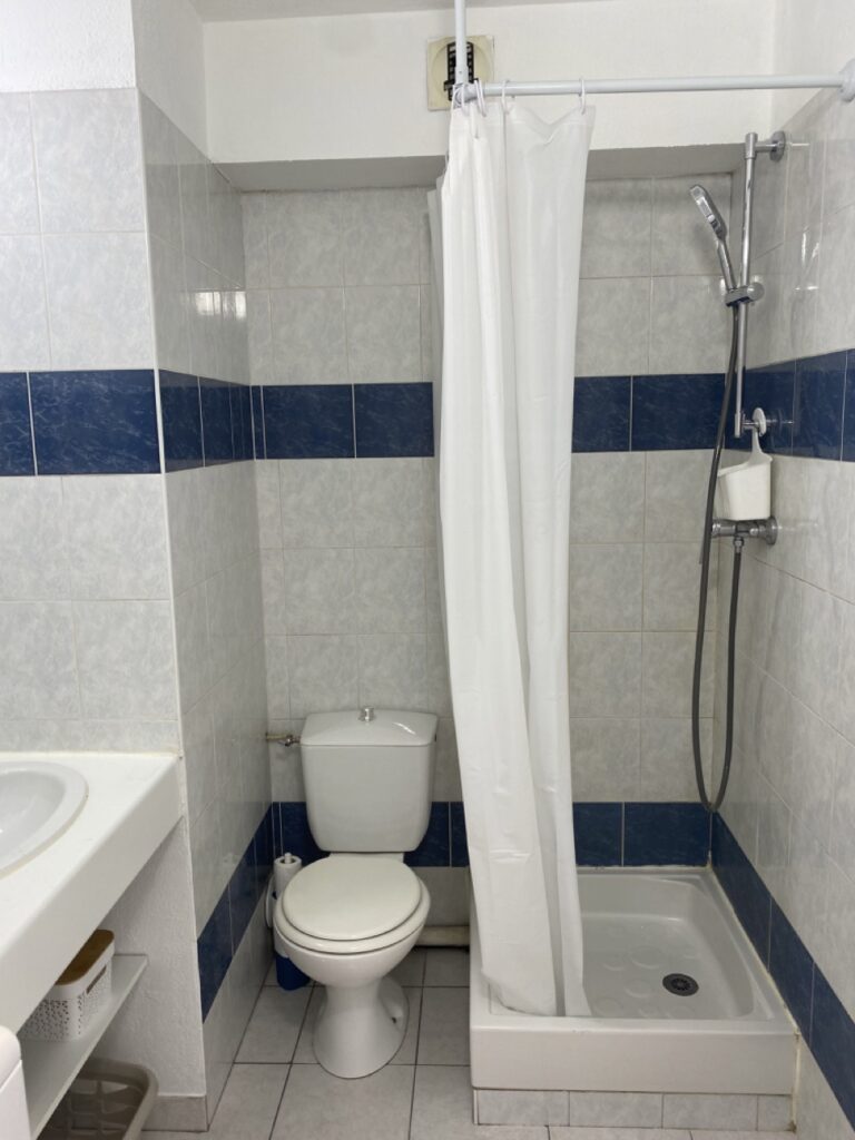 Photo 4 sur 5 — Studio meublé avec balcon, à deux pas de la Timone et de la faculté de médecine, 13005 Marseille