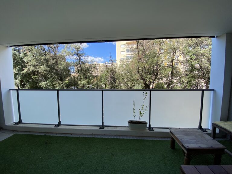 Photo 1 sur 8 — Beau T3 meublé avec une agréable terrasse, parking, climatisé, au calme dans une propriété récente et sécurisée, 13009 Marseille