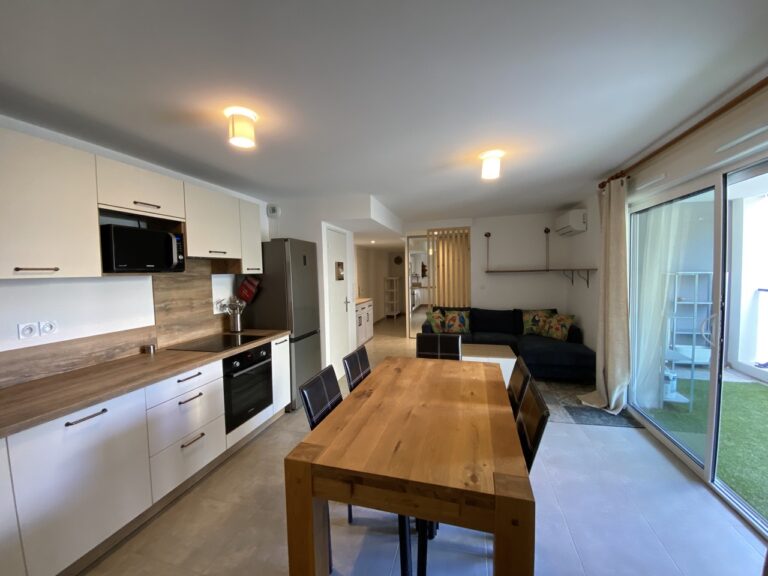 Photo 4 sur 8 — Beau T3 meublé avec une agréable terrasse, parking, climatisé, au calme dans une propriété récente et sécurisée, 13009 Marseille