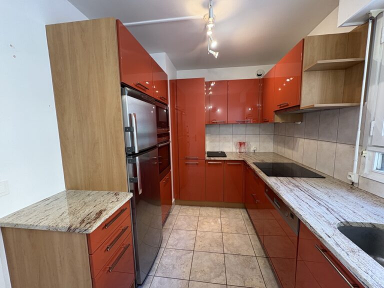 Photo 6 sur 10 — Très bel appartement meublé avec vue mer, 3 pièces, climatisé, 2 grandes terrasses, au sein d&rsquo;une résidence sécurisée et fermée à Cassis, 13260