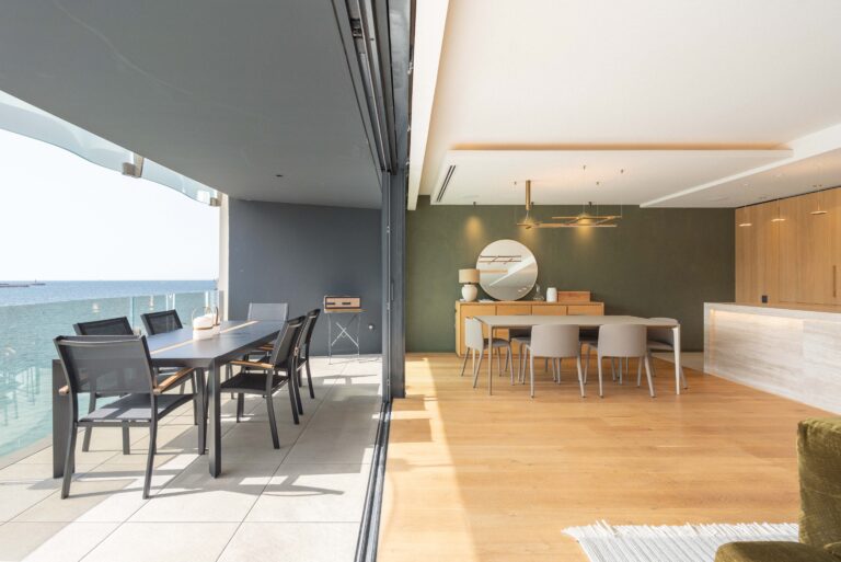 Photo 5 sur 7 — Superbe appartement vue mer, les pieds dans l&rsquo;eau, meublé avec terrasse, dans une résidence de standing sécurisée avec gardien, 13007 Marseille